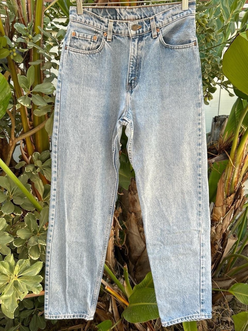 Vintage 1996 Levi’s 560 Loose Fit Tapered Jeans Fits 28x30 Light Wash